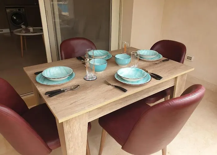 Mangroovy - Delicate 1br Ground Floor By The Pool Appartement
