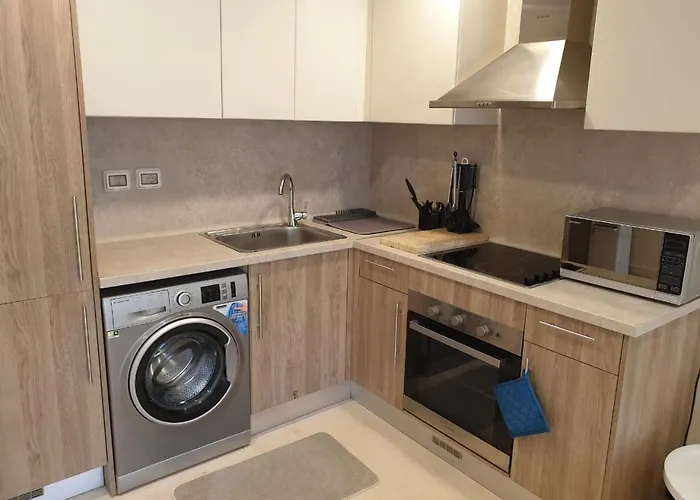 Mangroovy - Delicate 1br Ground Floor By The Pool Appartement *