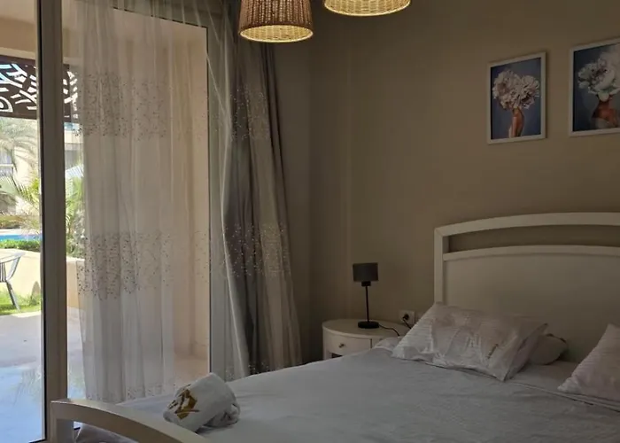 Appartement Mangroovy - Delicate 1br Ground Floor By The Pool